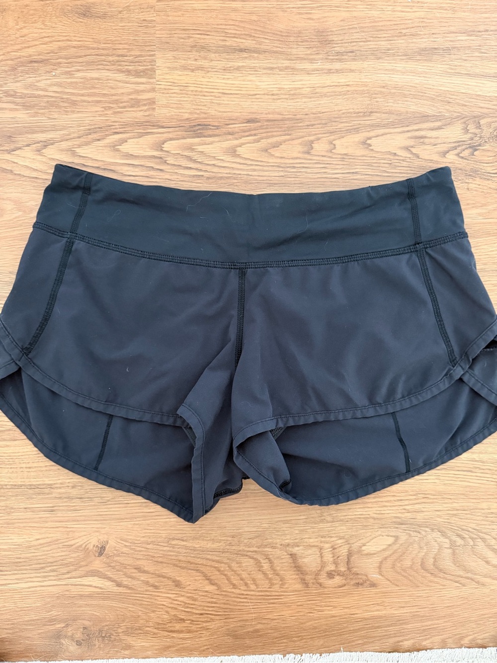 Lululemon Speed Up Mid-Rise 2.5”